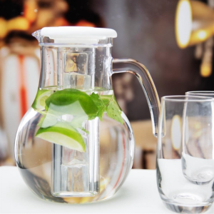 Krug mit Eiswürfelröhre - 1,6 L