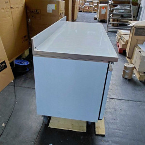 Tischkühler 3 Türen GN1/1 - Tiefe 700 mit Aufkantung - Dynasteel